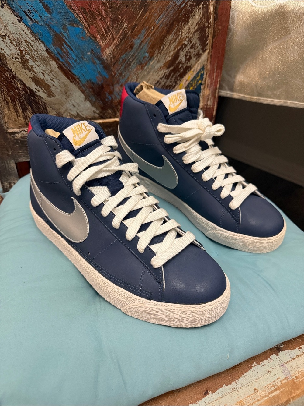 Nike Men's Navy Mid-Top Sneakers with Silver Swoosh Size 10